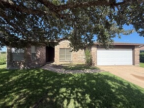 Building Photo - 18023 Lago Forest Dr