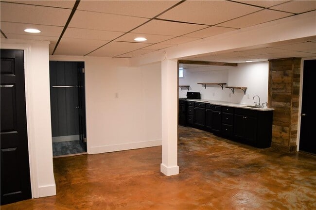 Building Photo - 36 Spicer St