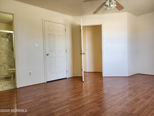 Building Photo - 1 Skylark Ct