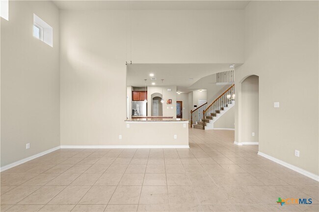 Building Photo - 625 Palmilla St