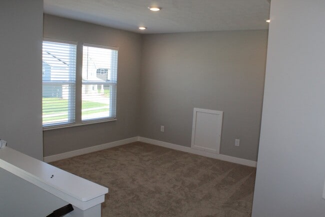 Building Photo - Beautiful Newer 5 BR Home in Brownsburg!