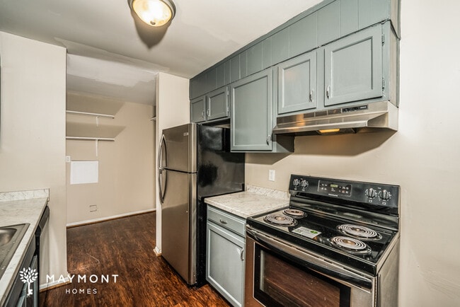 Building Photo - Bright 3-Bedrooms Morris Home