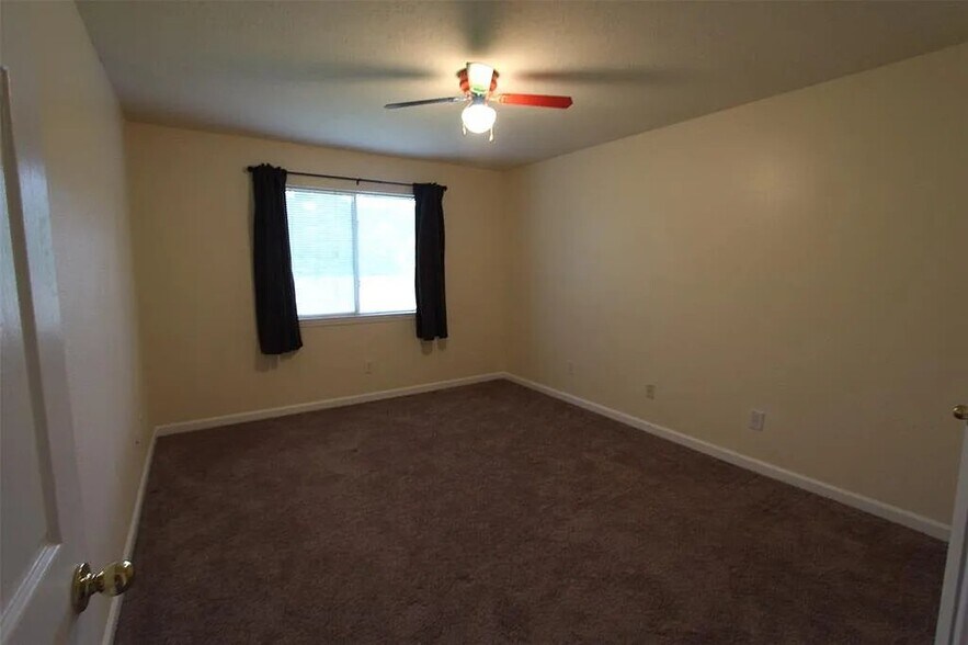 Building Photo - 22715 Bridgewater Dr