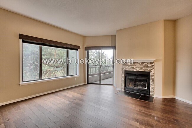 Building Photo - 2 Bed, 2 Bath Condo with Roof Top Patio, Covered Balcony and Secure Garage