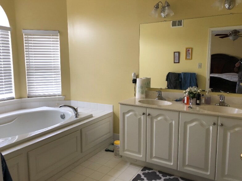 Building Photo - 40 Arbor Cir