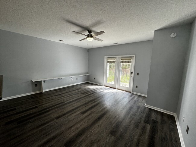 Building Photo - Townhouse for Rent