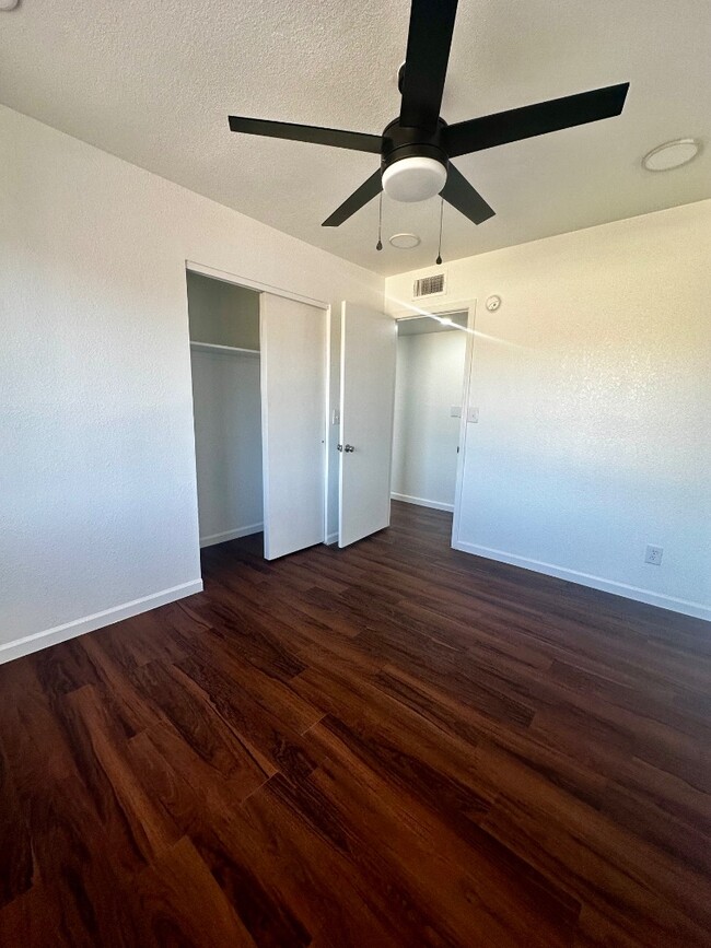 Building Photo - 704 Espolon Dr