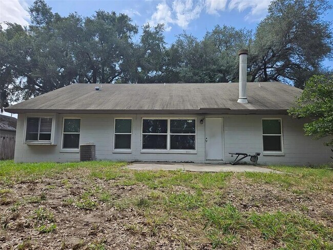 Building Photo - 6560 Whirlaway Cir