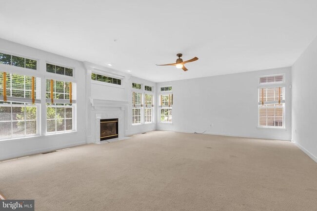 Building Photo - 4415 Medallion Dr