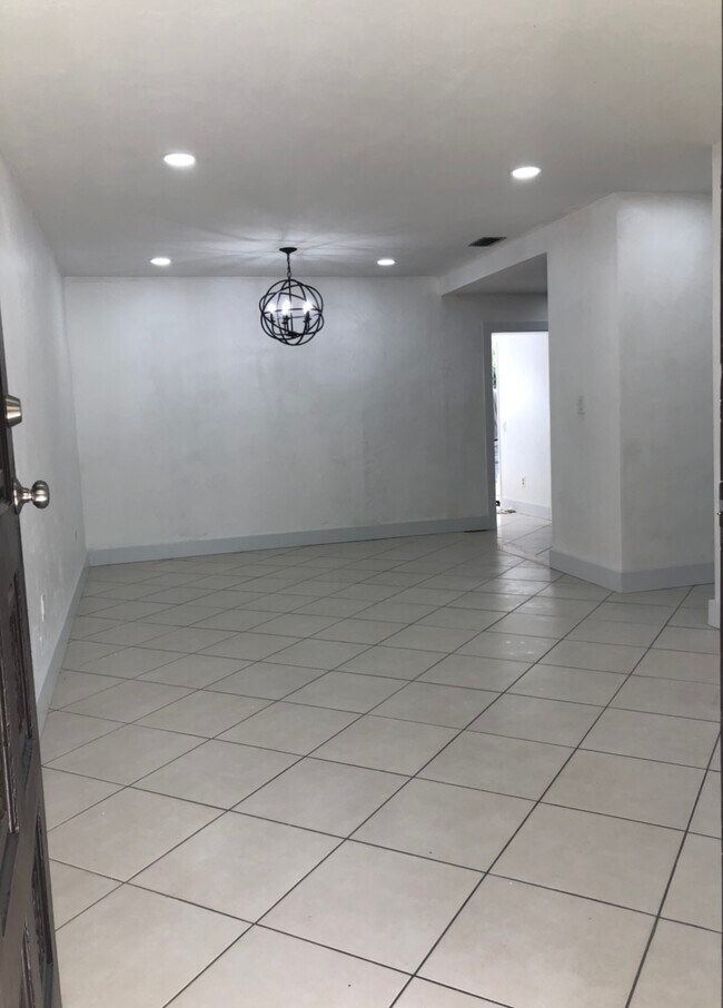 Building Photo - 14321 Boggs Dr