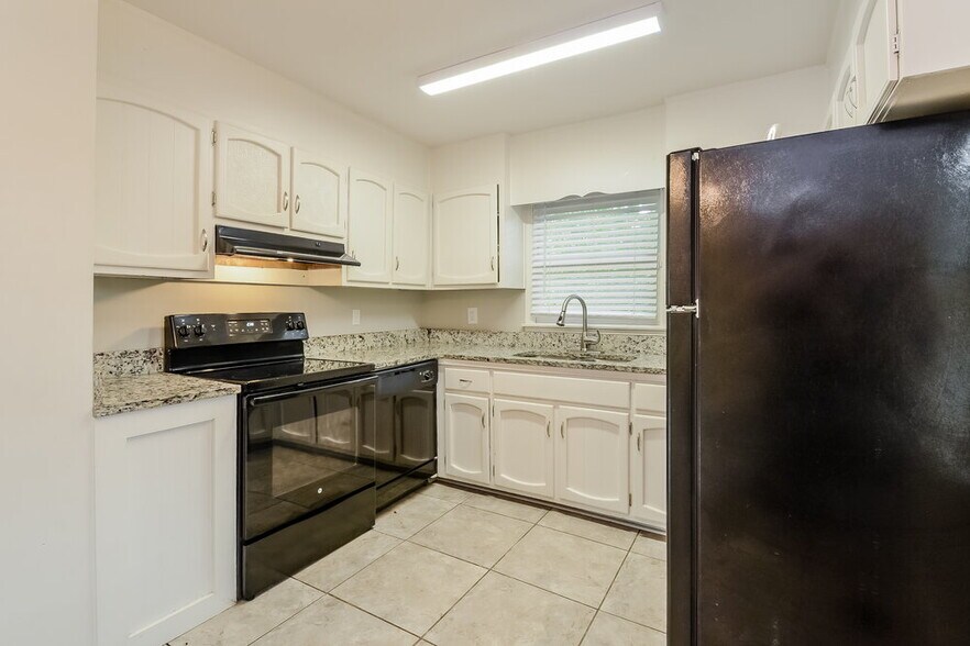 Building Photo - 108 Von Dale Dr