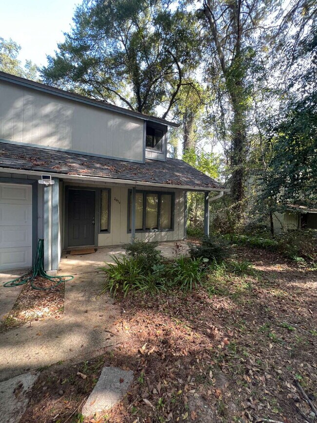 Building Photo - Large 2BD/ 2BTH with loft-Great Location