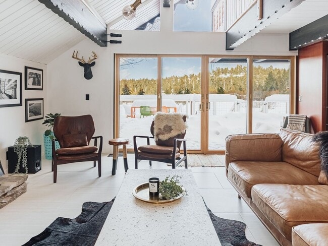 Building Photo - *Furnished 2 Bedroom 2 Bath Home in Big Be...