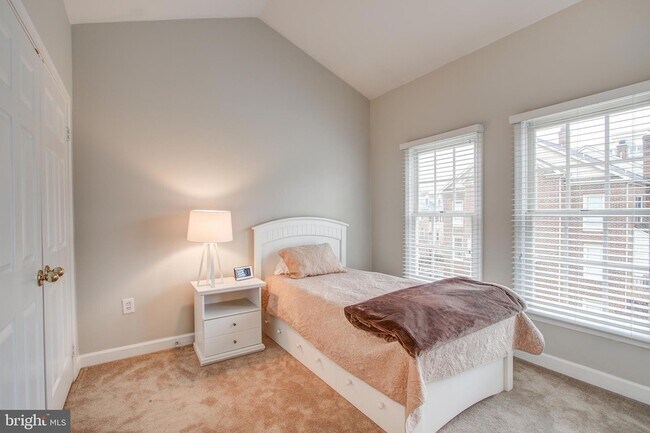 Building Photo - 9700 Whitley Park Pl