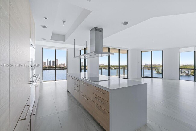 Building Photo - 17111 Biscayne Blvd