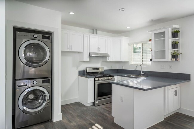 Building Photo - Beautifully remodeled 2 bedroom home