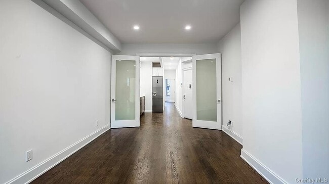 Building Photo - 167 Russell St