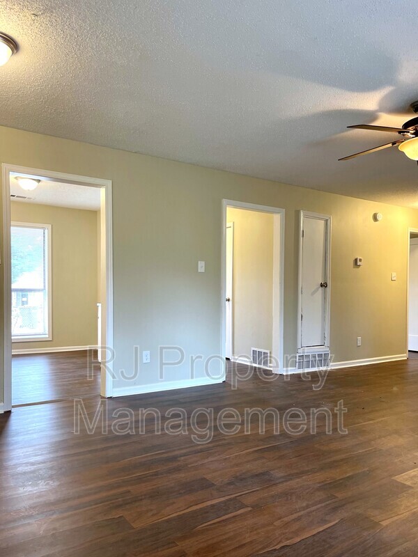 Building Photo - 5297 Breckenwood Dr