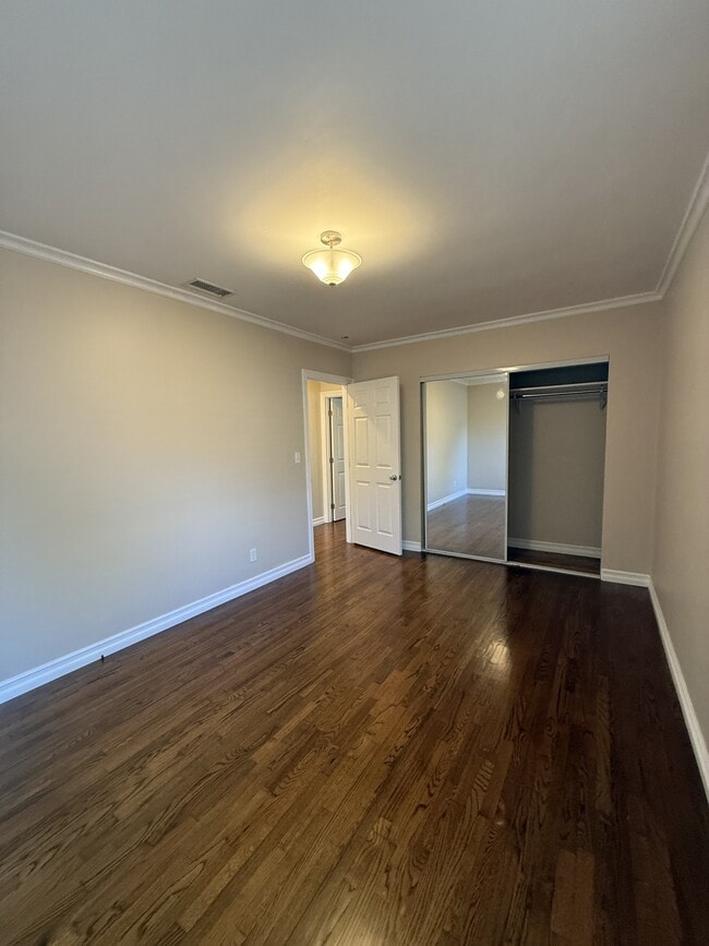 Building Photo - 3111 Jeffries Ave