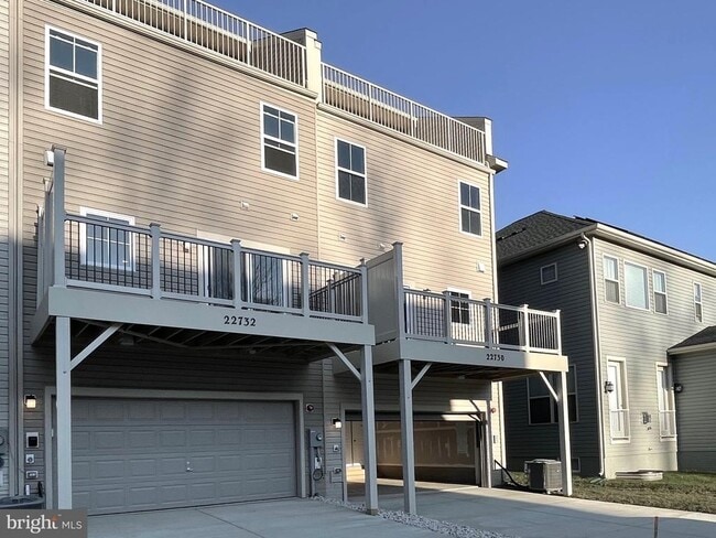 Building Photo - 22732 Tate St