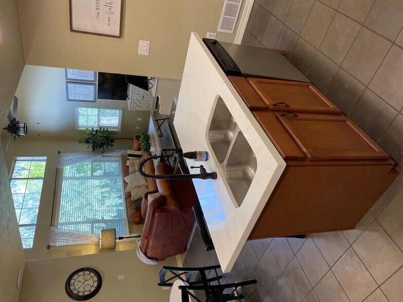 Building Photo - 1552 S 530 E