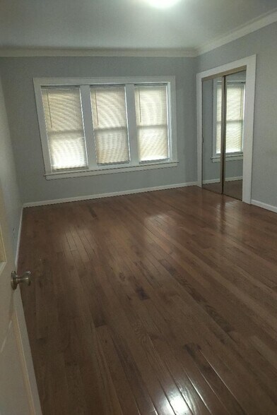 Main Room - 6108 W Addison St