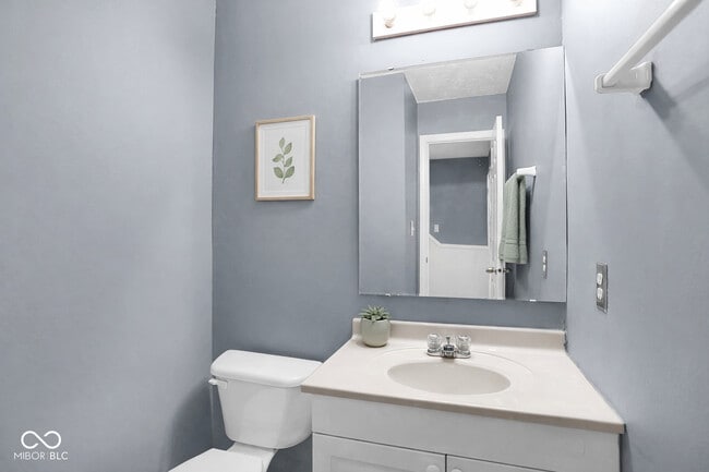 Building Photo - 6010 S Bay Dr