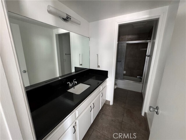 Building Photo - 579 W 14th St