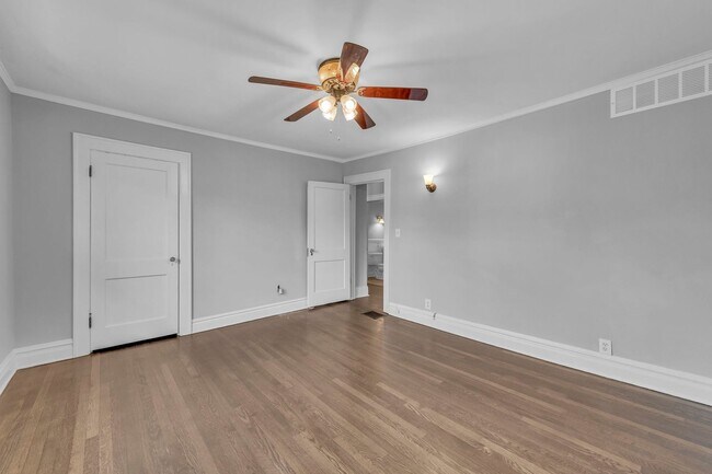 Building Photo - 5545 Harrison St