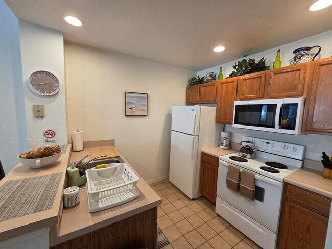 Building Photo - 4600 Yellowgold Rd W