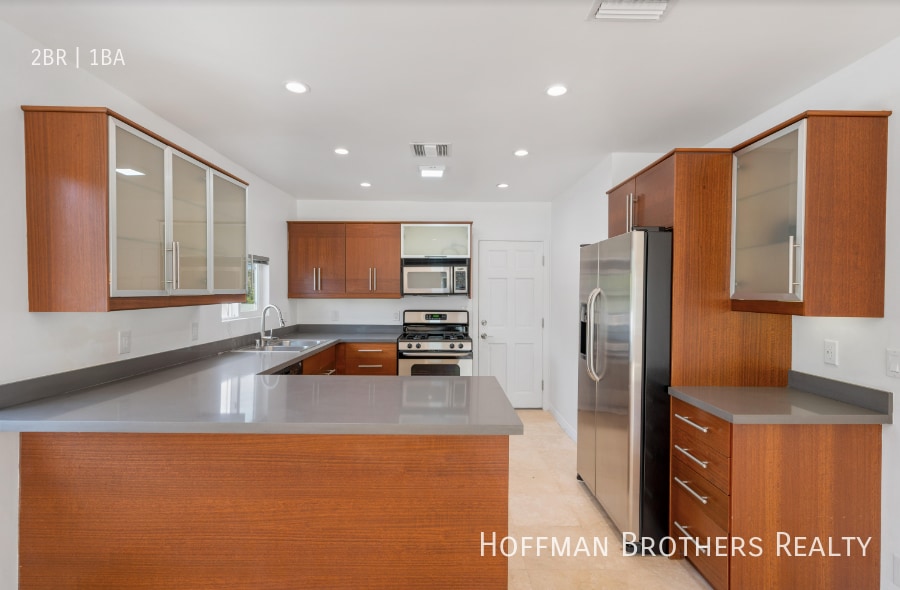 Building Photo - 1117 Cochran Ave