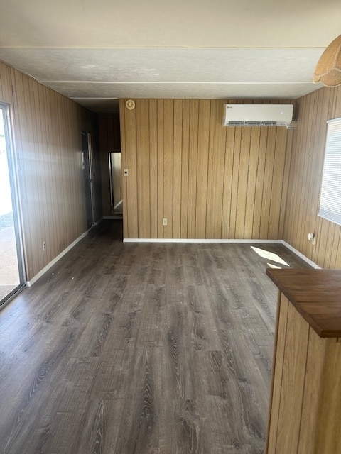 Building Photo - 2105 Hermosa Dr