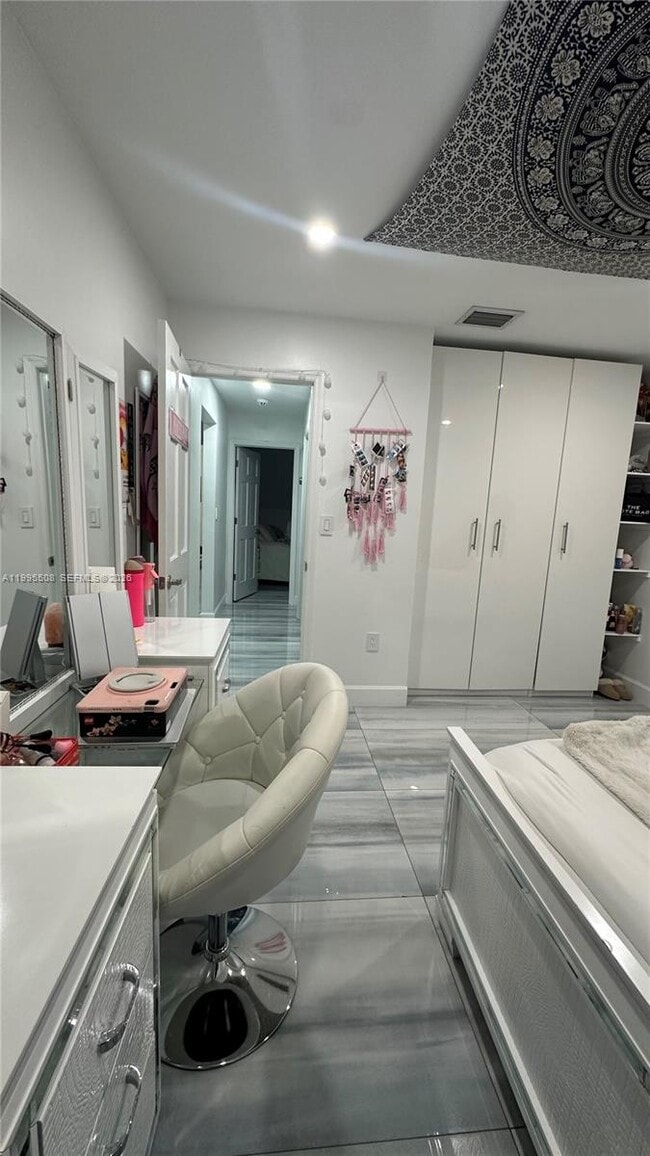 Building Photo - 13411 SW 17th Ct