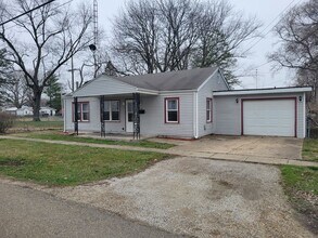 Building Photo - Your Next Home Awaits: 3 Bed 1 Bath Family!