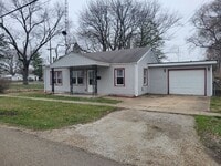 Building Photo - Your Next Home Awaits: 3 Bed 1 Bath Family!