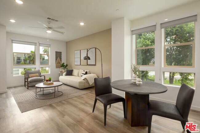 Building Photo - 2720 N Cadence Wy