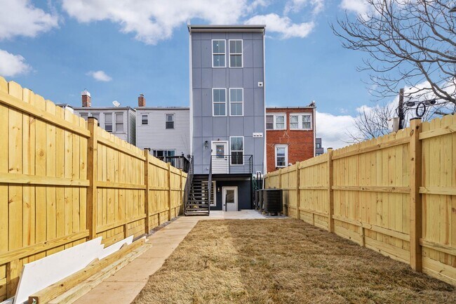 Building Photo - Two-Level Kingman Park Penthouse w/ Private Rooftop Terrace!