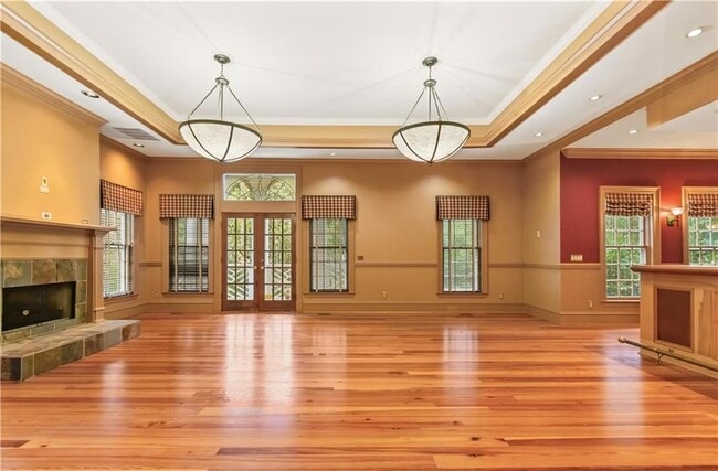 Building Photo - 430 W Wesley Rd NW