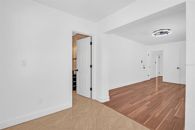Building Photo - 4767 26th Ave N