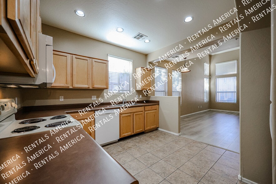 Building Photo - 1225 N 36th St