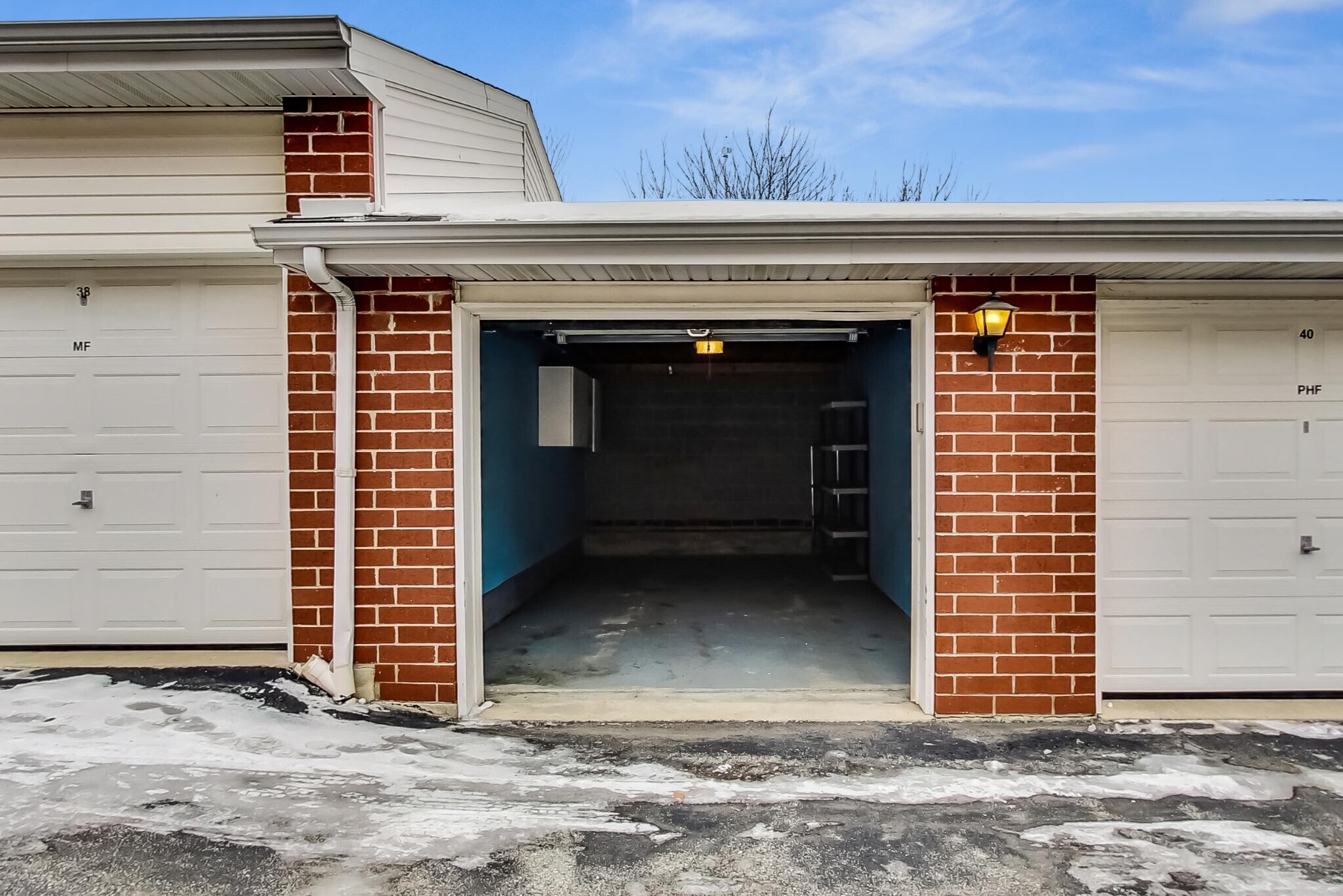 Building Photo - 16600 Liberty Cir