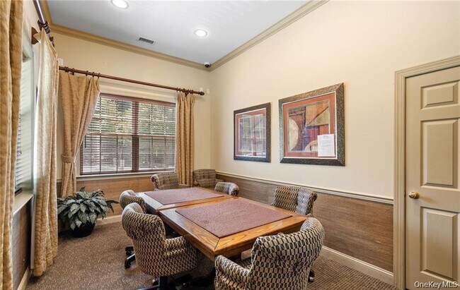 Building Photo - 5 Case Ct