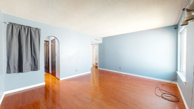 Building Photo - 4842 Excalibur Dr