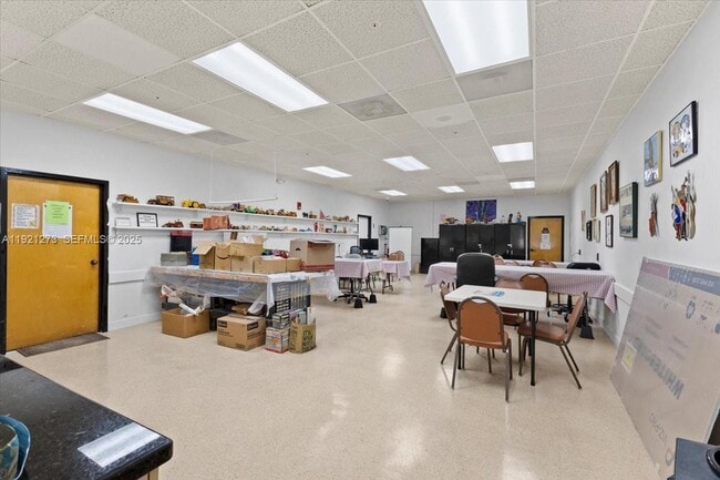 Building Photo - 1020 NW 88th Ave