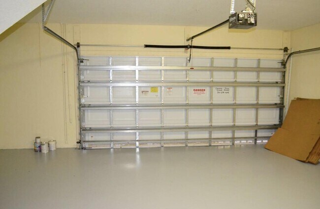 Building Photo - 3042 Waterside Cir