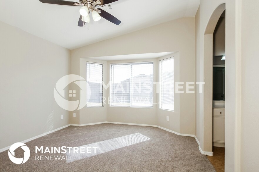 Building Photo - 8815 W Manzanita Dr