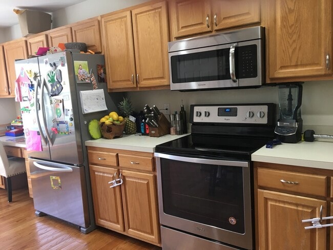 Primary Photo - Townhouse!! Country living meets suburban ...