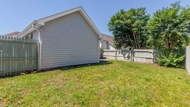 Building Photo - 112 Dusty Trail Ln