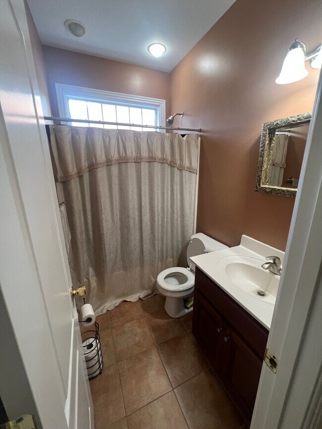 Building Photo - 4 Bedroom, 3 Bath House *Inground Pool*