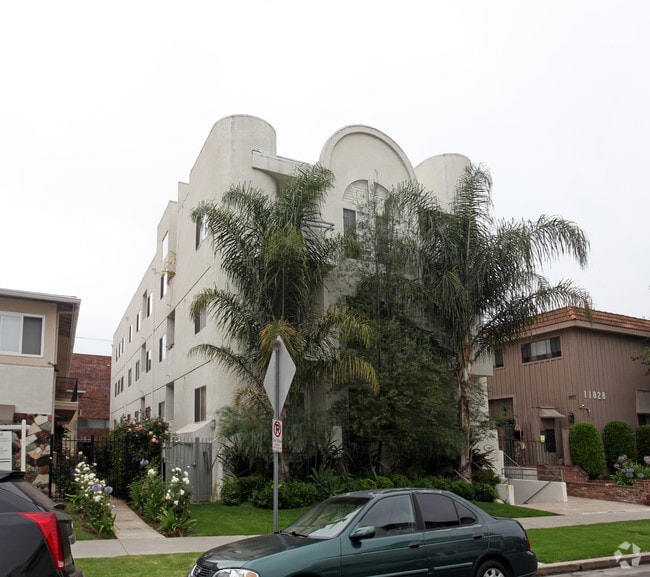 Primary Photo - 11822 Goshen Ave